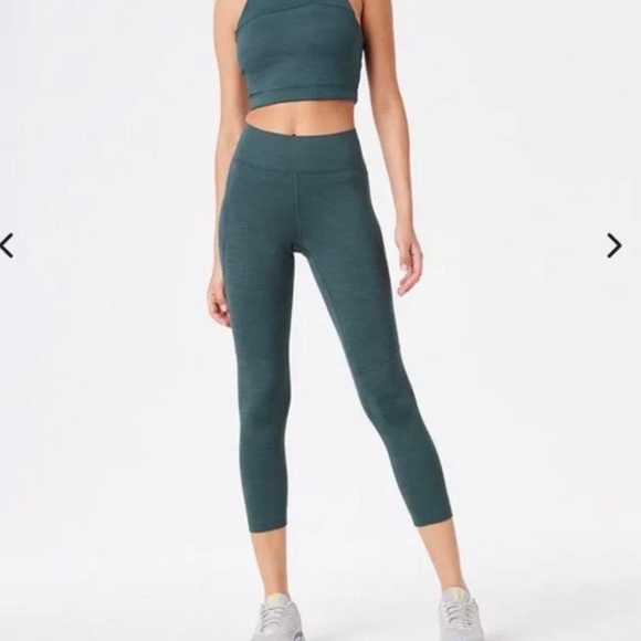 Outdoor voices core 3/4 leggings in green evergreen - Picture 1 of 2